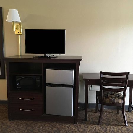 Americas Best Value Inn And Suites Greenwood Exterior foto