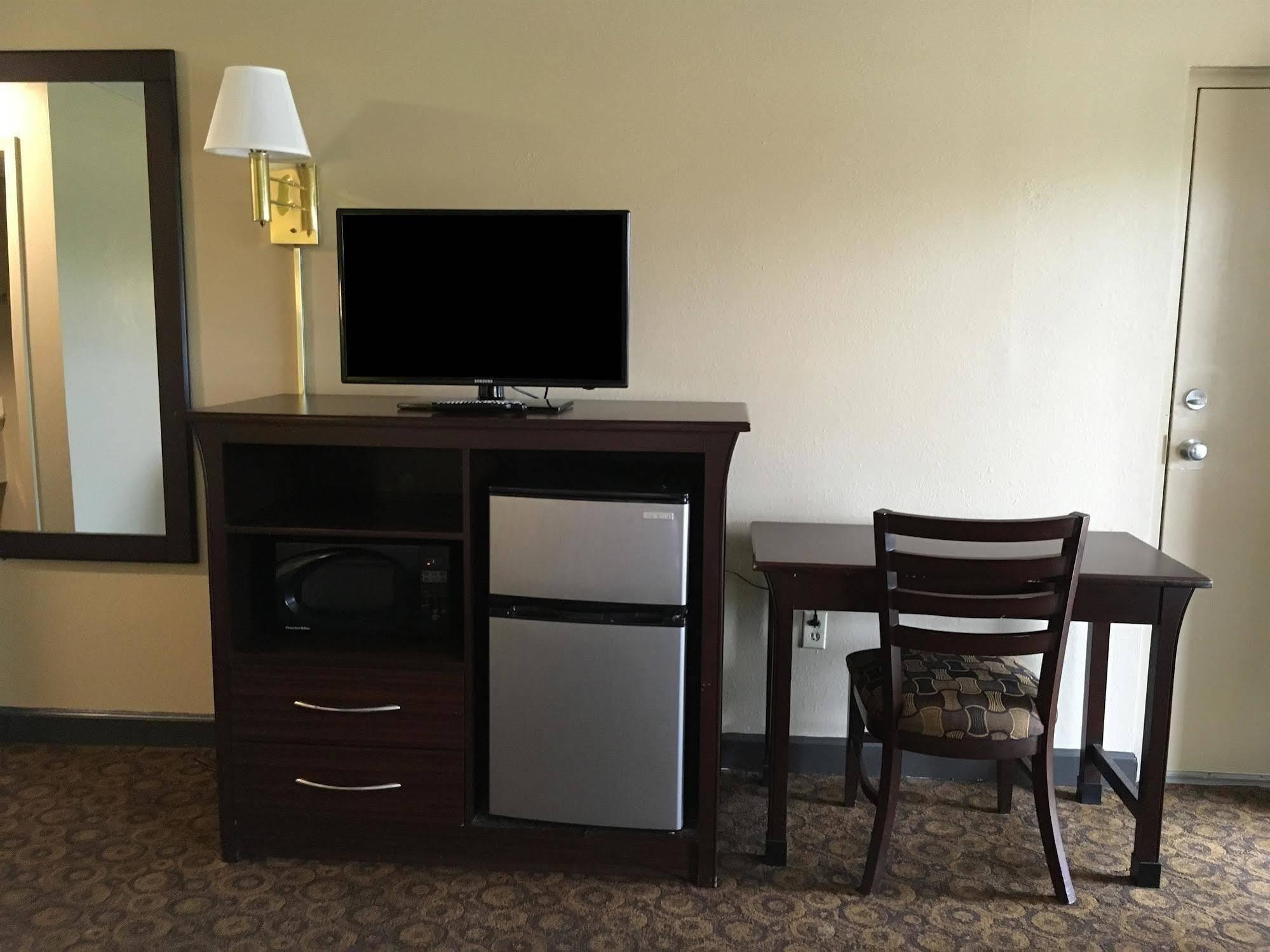 Americas Best Value Inn And Suites Greenwood Exterior foto